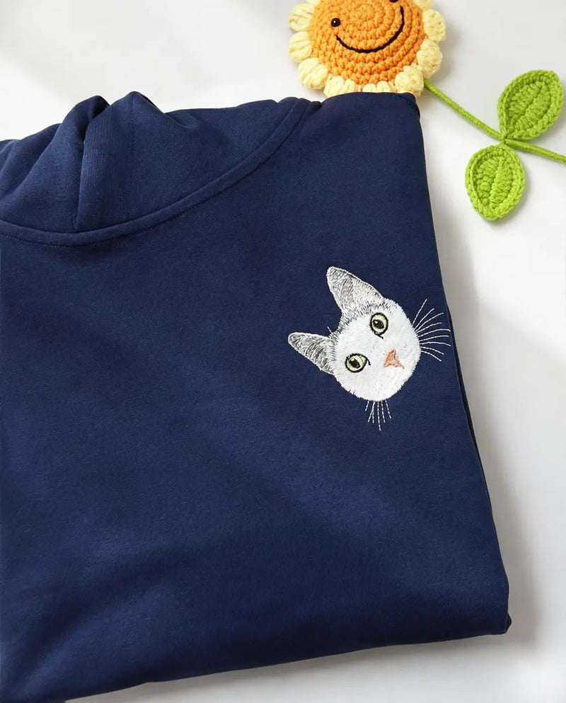 Custom Pet Portrait Embroidered  Hoodie 情境圖